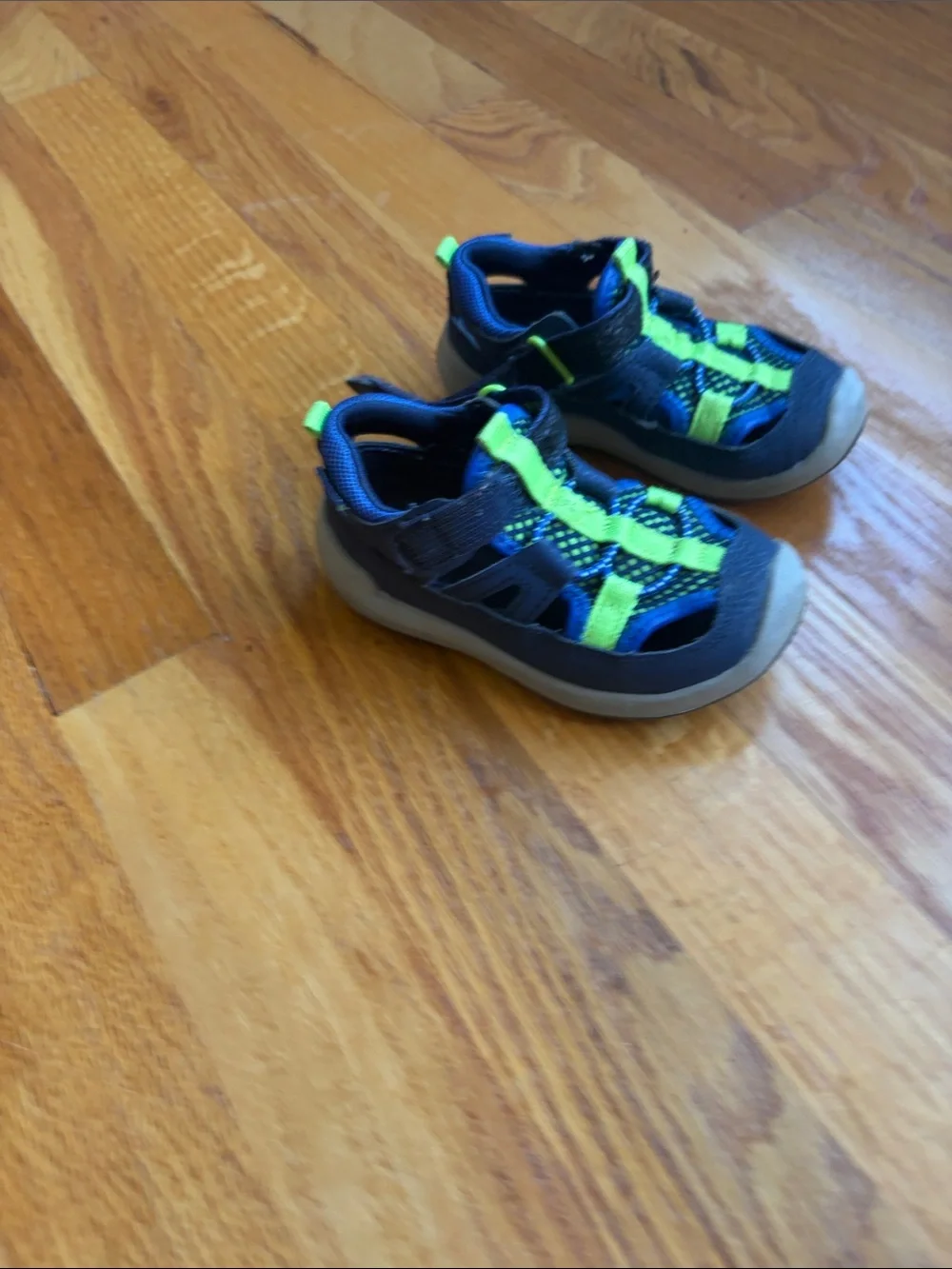 Stride Rite sneaker sandals 5W